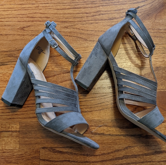 👠NWOT Strappy Heels - Picture 2 of 8